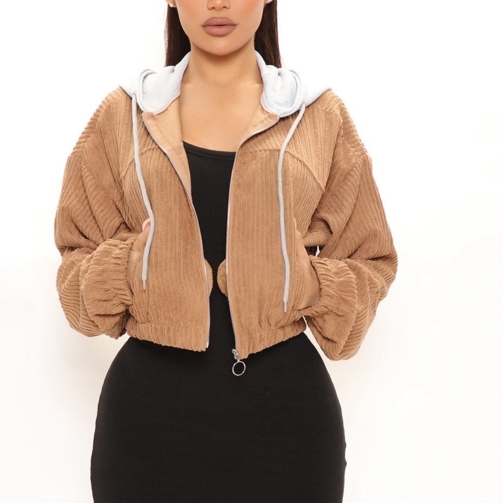BIN#3 - FASHION NOVA Women’s Small Zipped Up Hooded Jacket